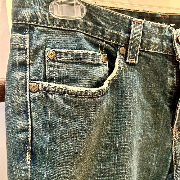 Calvin Klein Low-Rise Flare Jeans - Picture 2 of 7